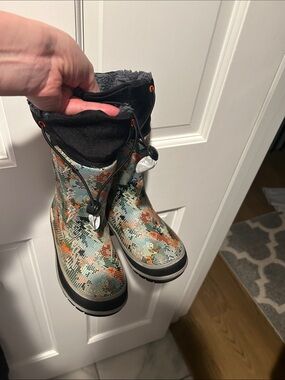 Western Chief Kids Camouflage Rain and snow Boots in Green and Orange
